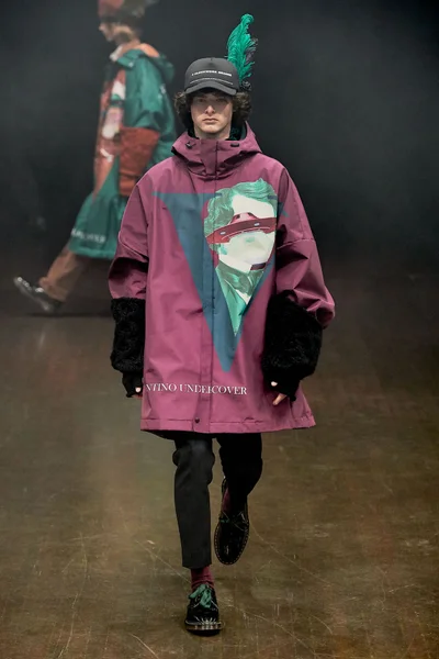 Look 50